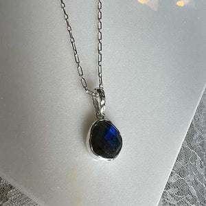 Silberkette mit länglichen Gliedern