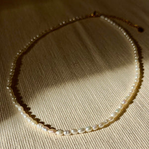 Noor - parelketting goudkleurig edelstaal