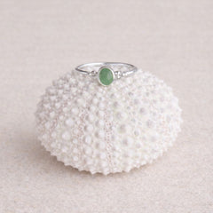 Vive - silver ring with emerald gemstone