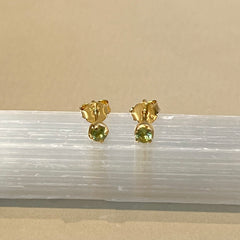 Sumi - Ohrstecker Gold Peridot August