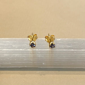 Sumi - Ohrstecker Gold Tansanit Dezember
