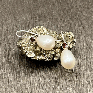 Uma - Perltropfen mit Granat-Edelstein Silber