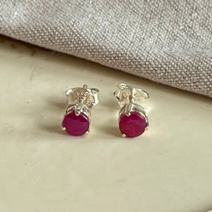 Yaya - silver stud earrings ruby July