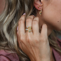 Iris - Blumenband Ring Gold mit blauem Topas Edelstein