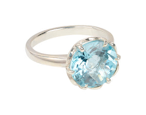 Flore – silberner Flowercup-Ring blauer Topas
