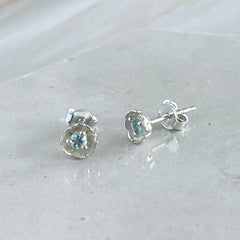 Dahlia - mini flower stud earring silver with blue topaz gemstone