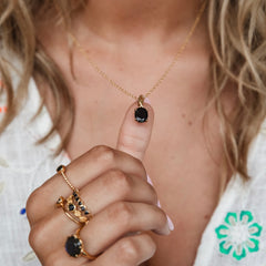 Zora - pendant with oval black onyx gemstone