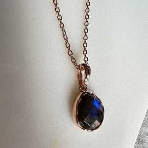 Riva - wavy edge rose gold necklace pendant labradorite gemstone