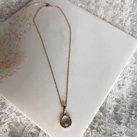 Riva - wavy edge rose gold pendant green amethyst gemstone