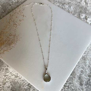 Riva - wavy edge silver chain pendant green amethyst gemstone