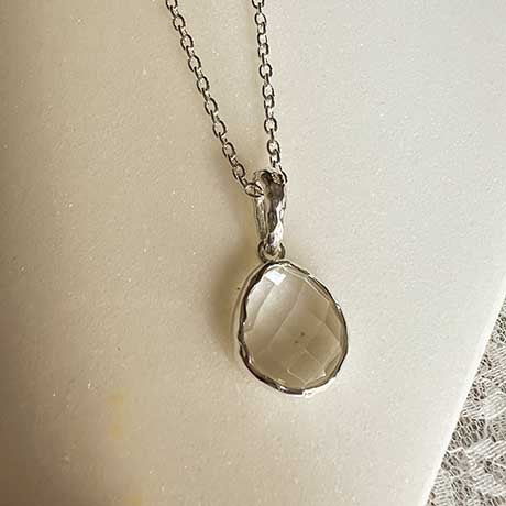 Riva - wavy edge rose gold pendant clear quartz gemstone
