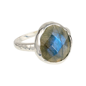 Riva - wavy edge ring silver labradorite