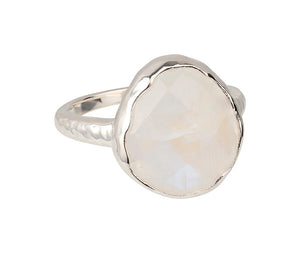 Riva - wavy edge ring silver moonstone
