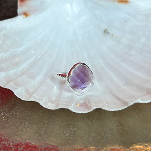 Riva - wavy edge ring silver light amethyst