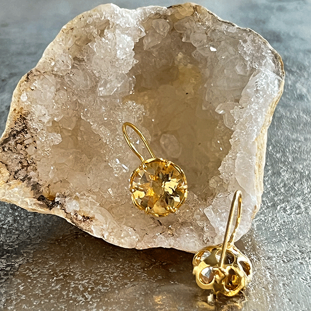 Flore - flowercup earrings with gemstone gold citrine