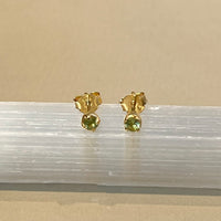 Sumi - Ohrstecker Gold Peridot August