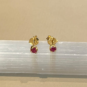Sumi - Ohrstecker Gold Rubin Juli