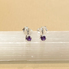 Sumi - stud earrings silver amethyst February