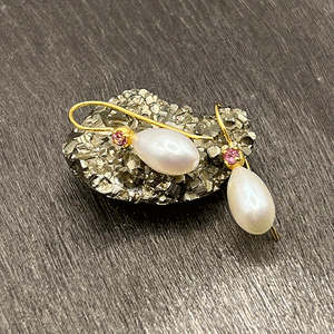 Uma – Perltropfen mit rosa Turmalin-Edelstein Gold