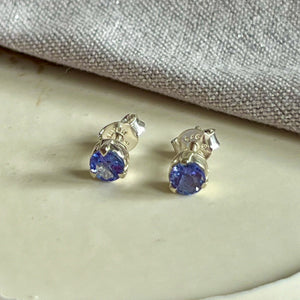 Yaya - stud earrings silver tanzanite December