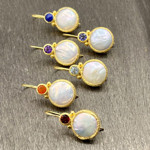 Devi - Perlenohrringe Gold mit Karneol-Edelstein