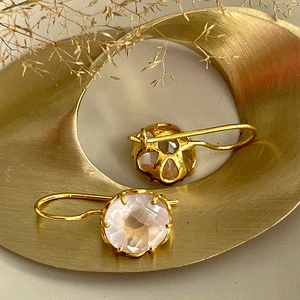 Flore - flowercup earrings with gemstone gold rose quartz